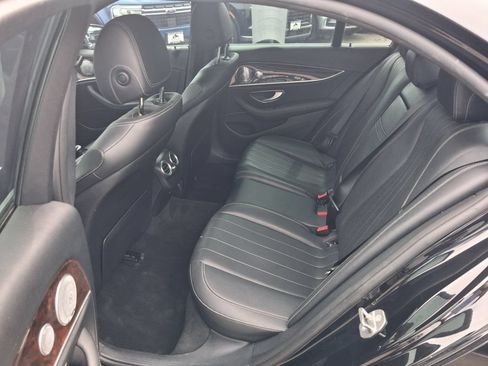 Used 2017 Mercedes-Benz E 300 4MATIC image 10