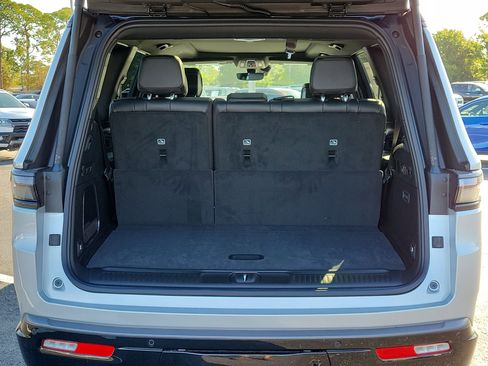 New 2026 Jeep Grand Wagoneer 4WD image 10