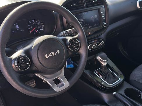 Used 2022 Kia Soul LX w/ Technology Package image 17