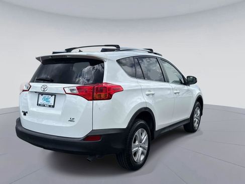 Used 2014 Toyota RAV4 LE AWD/4WD image 4