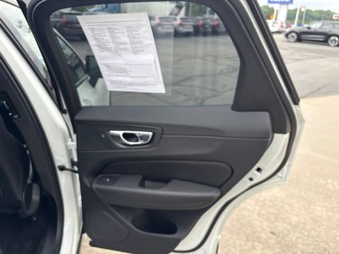 Certified 2025 Volvo XC60 T8 Plus w/ Protection Package Premier AWD/4WD image 37