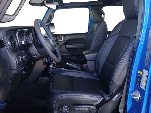 Used 2024 Jeep Wrangler Unlimited Rubicon 4xe w/ Capability Package image 9