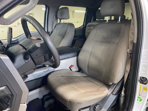 Used 2016 Ford F150 XLT image 7