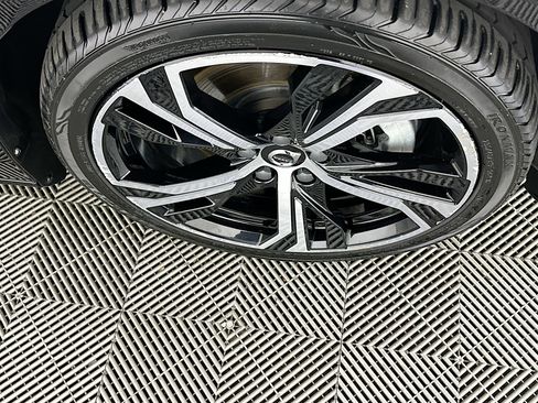 Used 2024 Volvo S60 B5 Plus image 11