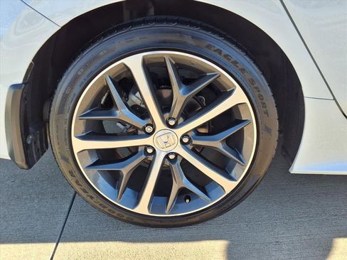 Used 2024 Honda Civic Touring image 25