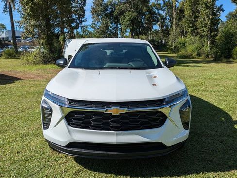 New 2026 Chevrolet Trax LS w/ Driver Confidence Package image 8