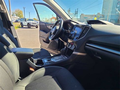 Used 2022 Subaru Forester Premium image 19