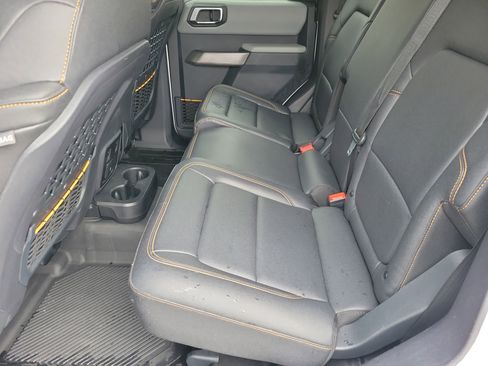 Used 2021 Ford Bronco Badlands image 8