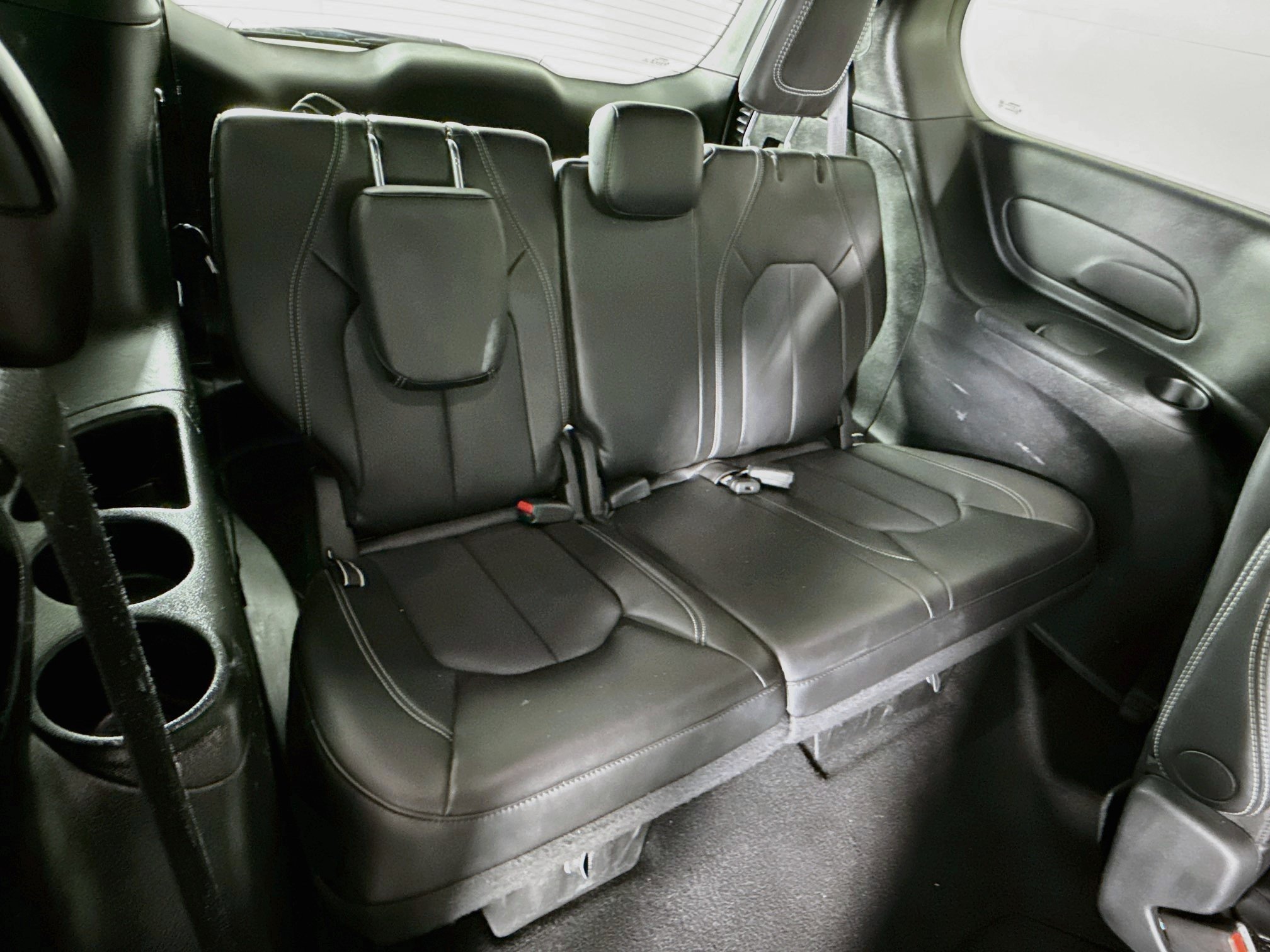 Used 2025 Chrysler Pacifica Select FWD image 33