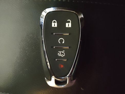 Used 2018 Chevrolet Cruze LT w/ Sun And Sound Package FWD image 32