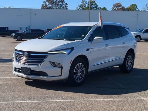 Used 2024 Buick Enclave Premium image 4