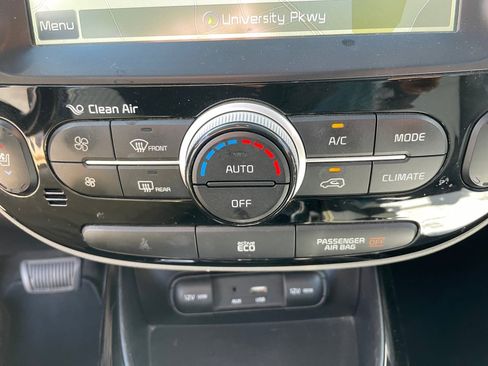 Used 2020 Kia Soul EX image 21