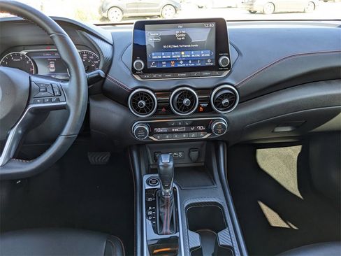 Used 2024 Nissan Sentra SR w/ SR Premium Package image 17