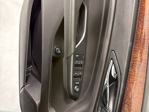 Used 2016 Cadillac SRX Luxury FWD image 11