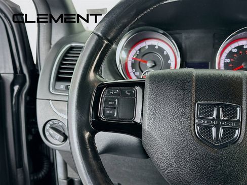 Used 2019 Dodge Grand Caravan SE image 16