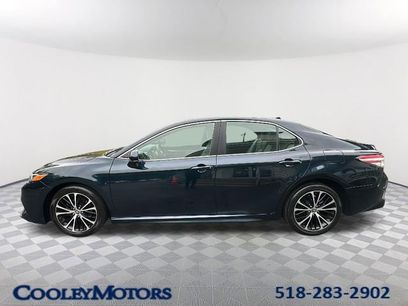 Used 2020 Toyota Camry SE w/ Carpet Mat Package