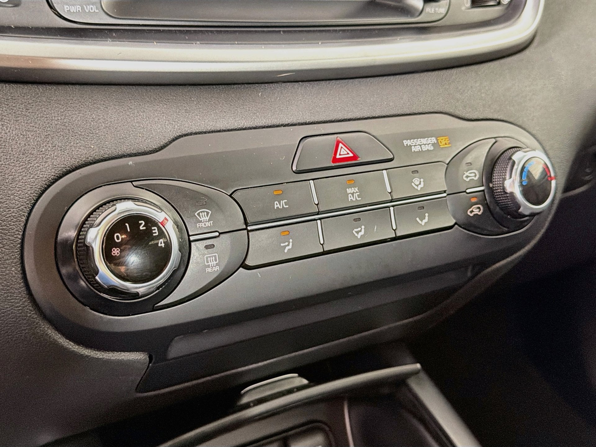 Used 2019 Kia Sorento FWD image 15