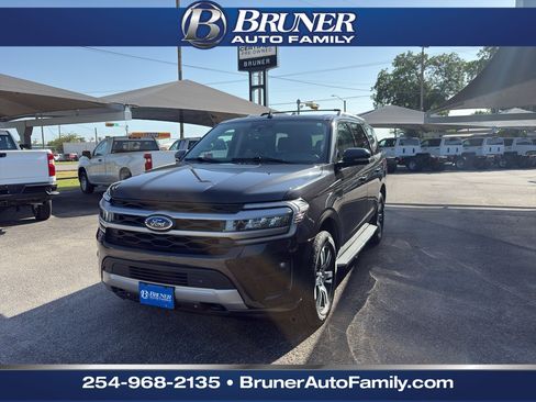Used 2022 Ford Expedition XLT AWD/4WD image 1