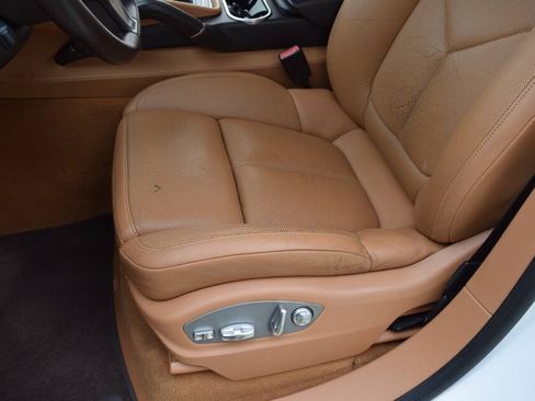 Used 2013 Porsche Cayenne Diesel AWD/4WD image 39
