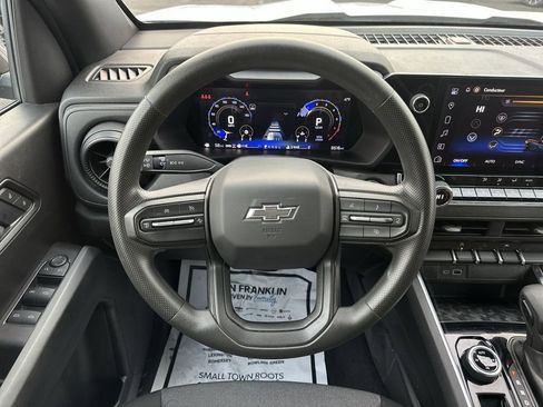 Used 2025 Chevrolet Colorado Trail Boss image 14