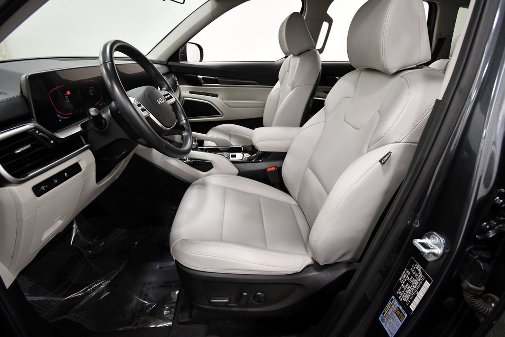 Certified 2024 Kia Telluride S w/ S Sunroof Package AWD/4WD image 14