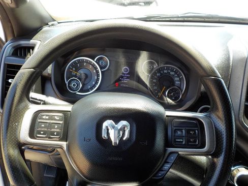 Used 2022 RAM 2500 Tradesman w/ Chrome Appearance Group AWD/4WD image 16