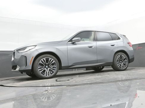 Used 2025 BMW X3 xDrive30i w/ Premium Package image 41