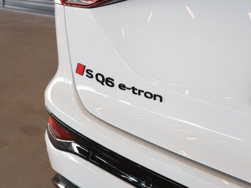 New 2027 Audi SQ6 e-tron Premium Plus AWD/4WD image 27