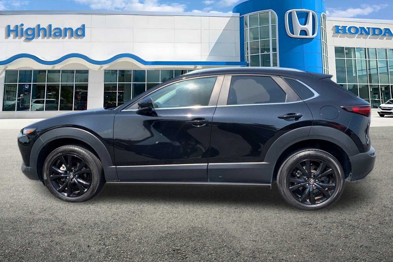 Used 2025 MAZDA CX-30 AWD 2.5 S w/ Select Sport Pkg image 2