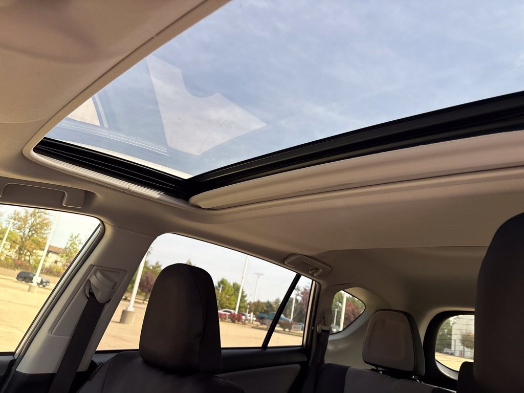 Used 2014 Toyota RAV4 XLE AWD/4WD image 18