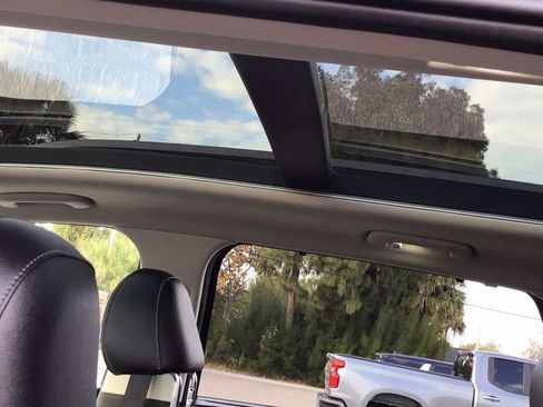 Used 2023 Kia Sorento SX Prestige image 17