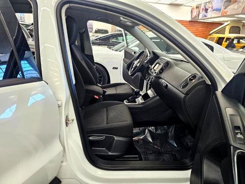 Used 2018 Volkswagen Tiguan Limited image 27