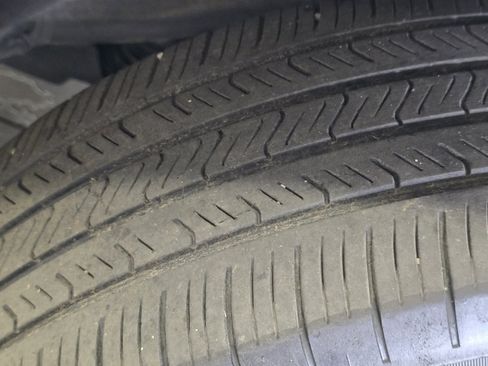 Used 2023 Toyota Highlander L FWD image 8