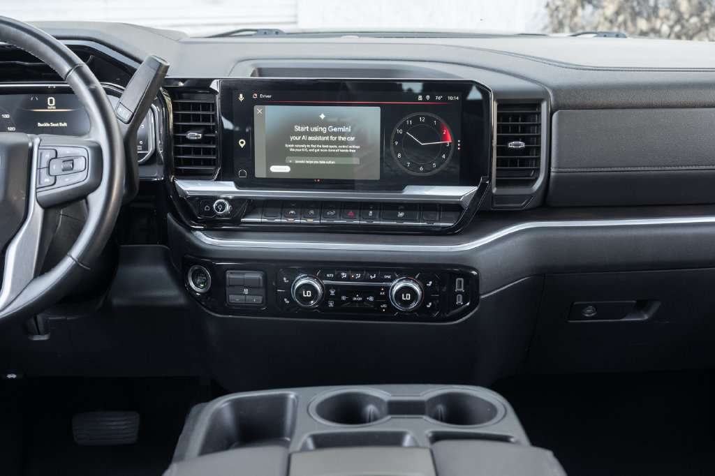 Used 2025 GMC Sierra 1500 SLT AWD/4WD image 32