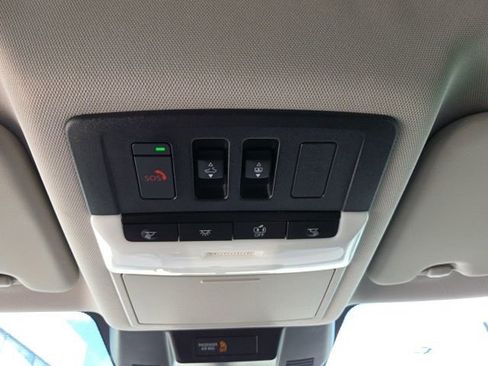 Used 2021 Nissan Rogue SV w/ Premium Package FWD image 21