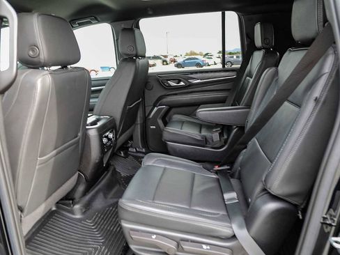 Used 2022 GMC Yukon XL Denali image 18