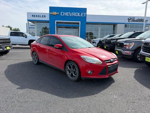 Used 2014 Ford Focus SE w/ Equipment Group 201A FWD image 1