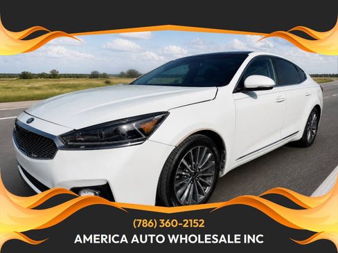 Used 2017 Kia Cadenza Premium w/ Luxury Package FWD image 1