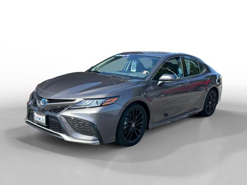 Used 2023 Toyota Camry XSE w/ Navigation Package FWD image 1