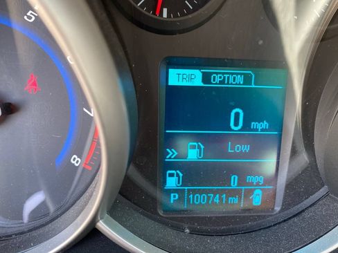 Used 2016 Chevrolet Cruze LS FWD image 4