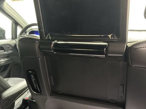 New 2026 Chrysler Pacifica Select FWD image 31