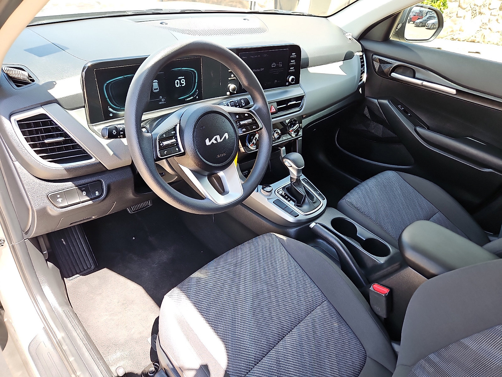 Used 2026 Kia Seltos LX AWD/4WD image 12