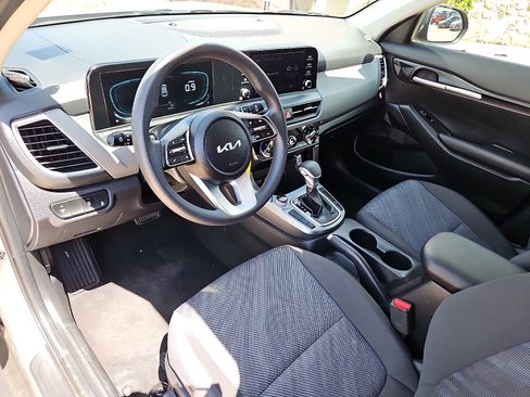 Used 2026 Kia Seltos LX AWD/4WD image 12