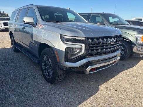 Certified 2025 Chevrolet Suburban Z71 AWD/4WD image 2