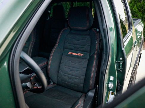 Used 2023 Nissan Frontier PRO-4X w/ Technology Package image 16