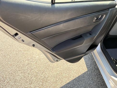 Used 2019 Toyota Corolla L FWD image 21