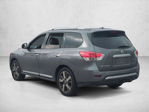 Used 2015 Nissan Pathfinder Platinum w/ Family Entertainment Package image 7