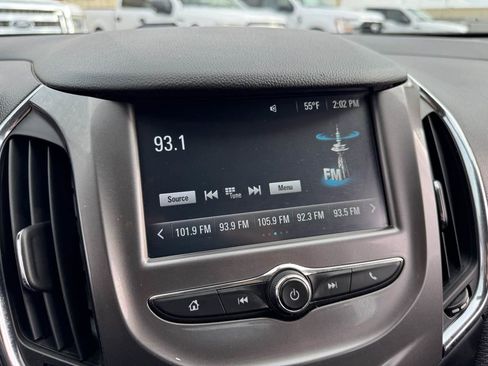 Used 2017 Chevrolet Cruze LT w/ Convenience Package image 28