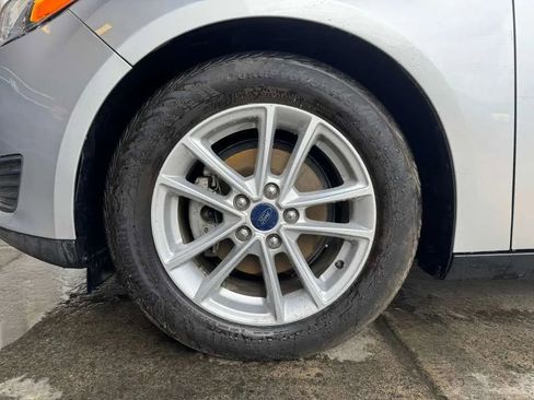 Used 2018 Ford Focus SE w/ Cold Weather Package image 23