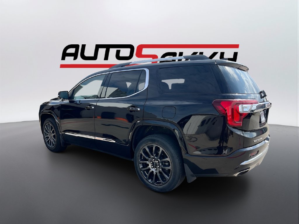 Used 2023 GMC Acadia Denali w/ Black Diamond Edition FWD image 5